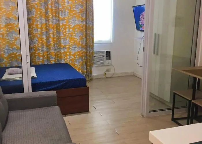 At Sm Bicutan Apartamento